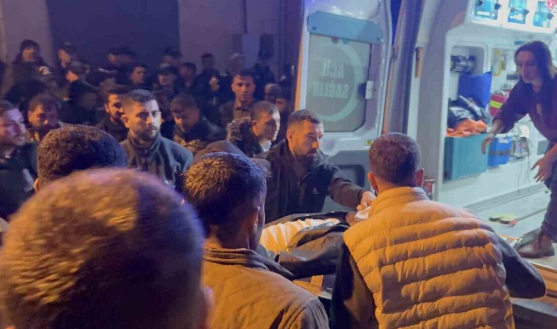 Mersin’in Tarsus ilçesinde komşuları rastgele ateş açtığı sırada balkondan bakan