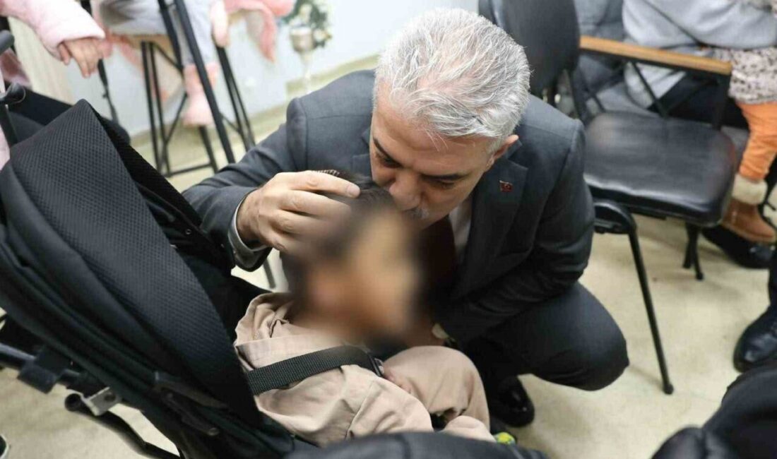 Düzce(İHA) – Düzce Valisi Mehmet Makas, eşi Elif Makas ile