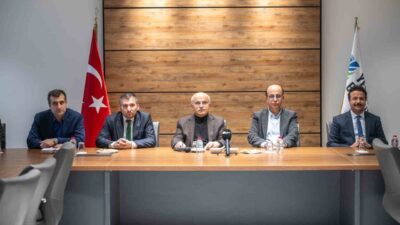 Malatya Büyükşehir Belediye Başkanı Sami Er, “Tribünde kenetlenen, sahada onuruyla