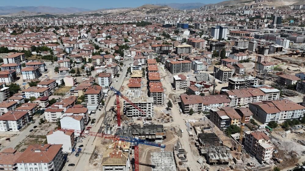 6 Şubat 2023 Kahramanmaraş merkezli depremlerde Malatya’da yıkılan ve 16