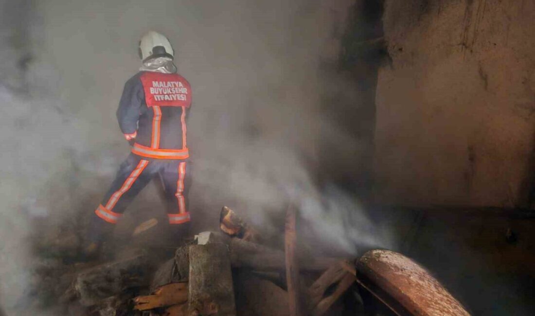 Malatya’da çıkan yangında bir ev kullanılmaz hale geldi. Olay, akşam