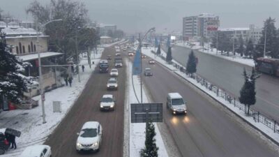 Malatya’da sabaha karşı başlayan kar yağışı il genelinde etkili oluyor.