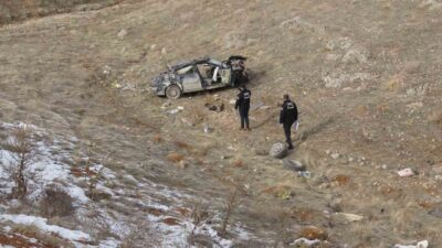 Malatya’da lastiği patlayan otomobilin şarampole devrilmesi sonucu meydana gelen trafik