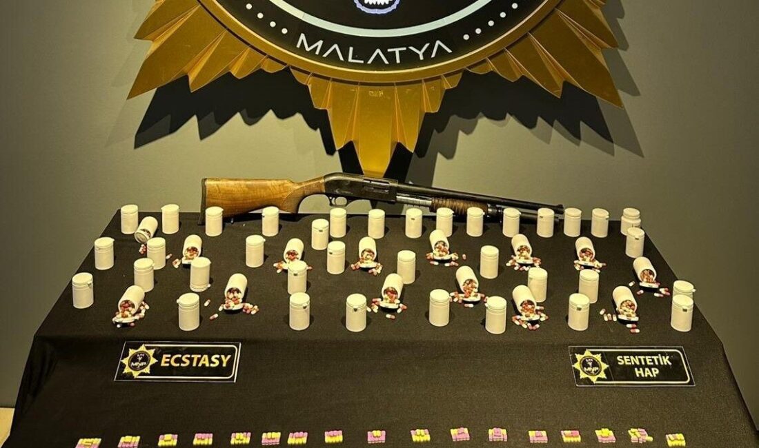 Malatya’da sokak satıcılarına yönelik düzenlenen operasyonda çok miktarda uyuşturucu madde