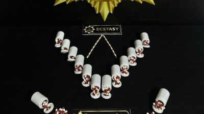 Malatya’da sokak satıcılarına yönelik düzenlenen operasyonda 780 adet sentetik ecza