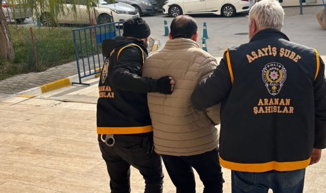 Manisa’nın Şehzadeler ilçesinde polis ekiplerinin titiz çalışması sonucu, Silahla Konutta