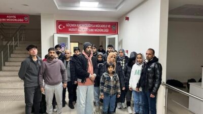 Manisa’da düzenlenen operasyonda, İzmir istikametine gitmekte olan 34 düzensiz göçmen