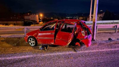 Manisa’nın Sarıgöl ilçesinde meydana gelen tek taraflı trafik kazasında 2