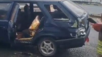 Manisa’nın Turgutlu ilçesinde, yolcu otobüsü ile otomobilin çarpıştığı kazada 2