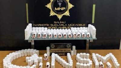 Manisa’nın Salihli ilçesinde polis ekipleri tarafından zehir tacirlerine yönelik bir
