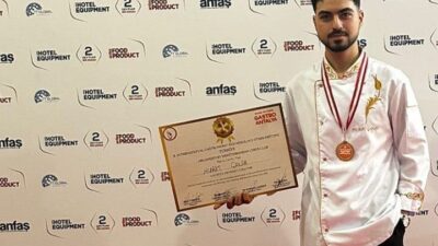 Antalya’da düzenlenen Gastro Antalya yarışmalarına katılan Manisalı şef Murat Çakar,