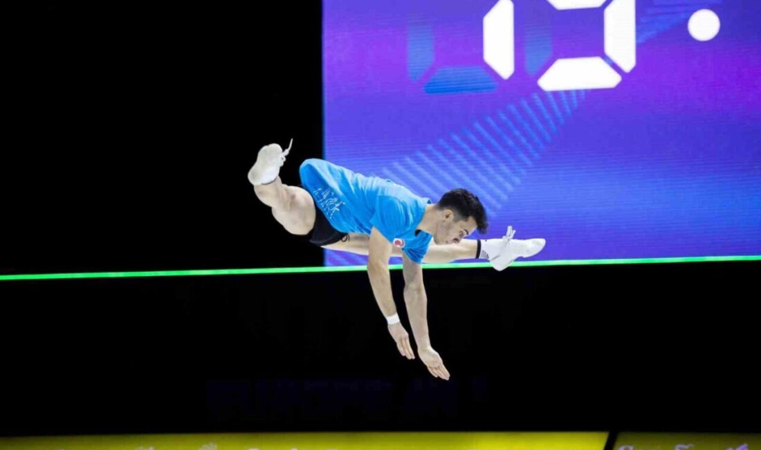 Cimnastik serüvenine 3 yaşında başlayarak yaptığı sporu dünya ve Avrupa