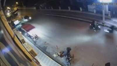 Mardin’in Nusaybin ilçesinde iki motosikletin çarpıştığı kazada 3 kişi ağır