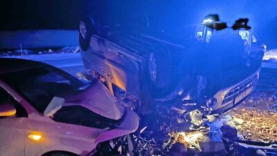 Mardin’in Ömerli ilçesinde otomobil ile hafif ticari aracın çarpışması sonucu