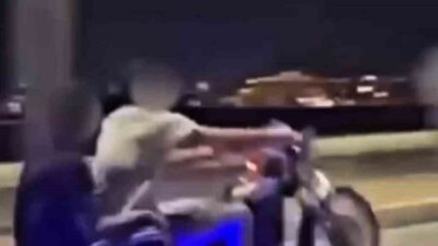 Mardin’in Kızıltepe ilçesinde motosikletin önünü kaldırarak tek teker üzerinde seyir