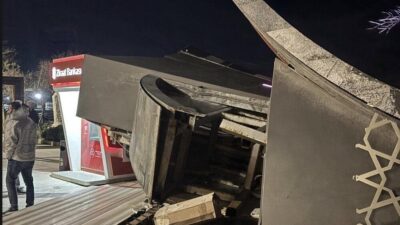 Balıkesir’in Marmara Adalar ilçesine bağlı Saraylar Mahallesi’nde etkili olan şiddetli