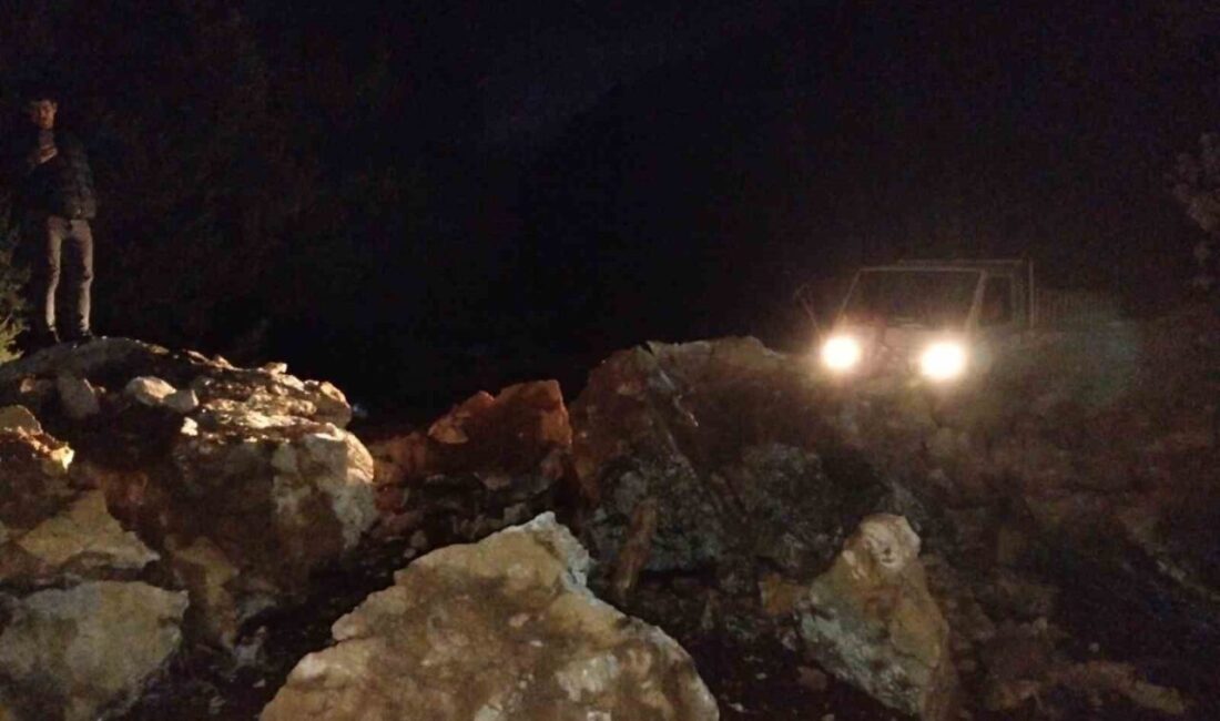 Marmaris’te sabah başlayan ve gece saatlerinde de etkisini gösteren sağanak