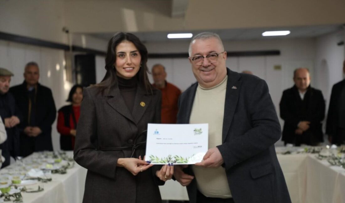 Balıkesir’in Edremit ilçesinde devam eden Meci Şenliği çerçevesinde düzenlenen “Zeytinyağı