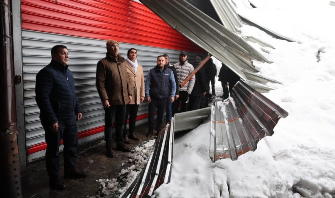 Eyyübiye Belediye Başkanı Mehmet Kuş yoğun kar yağışı nedeniyle işyerlerinin