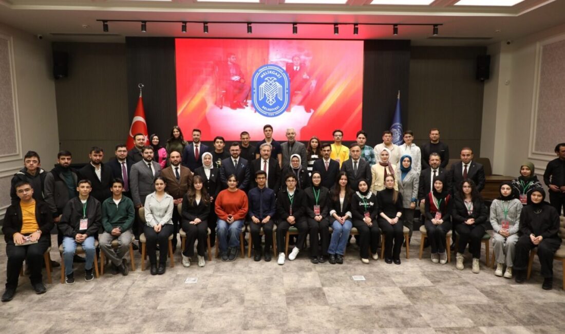 Gençliğe ve eğitime değer veren bir belediye olarak Mektep Melikgazi