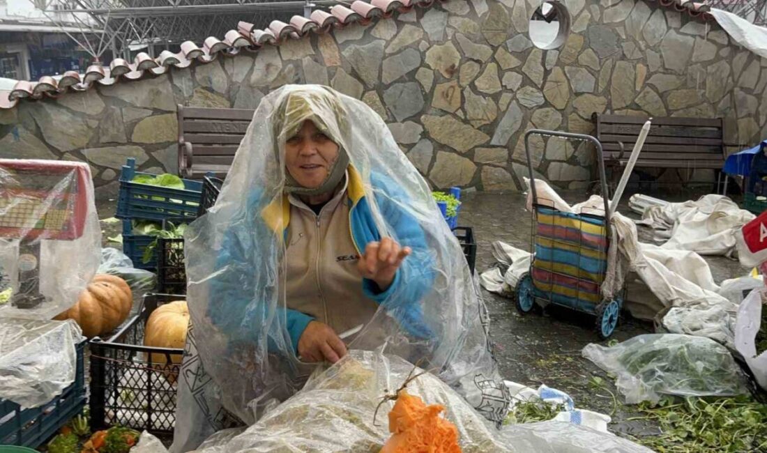 Muğla’nın Menteşe ilçesinde sabah saatlerinden itibaren etkili olan şiddetli sağanak