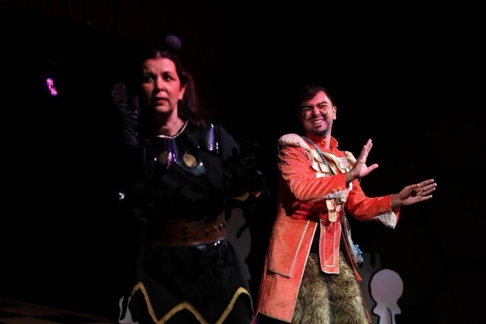 Merkezefendi Belediyesi Kent Tiyatrosunun Ocak ayında sahneleyeceği ilk oyunu “Piyonlar”