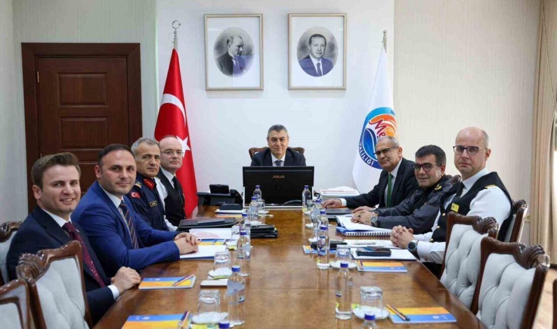 Mersin Valisi Atilla Toros başkanlığında, il genelinde güvenlik ve asayiş