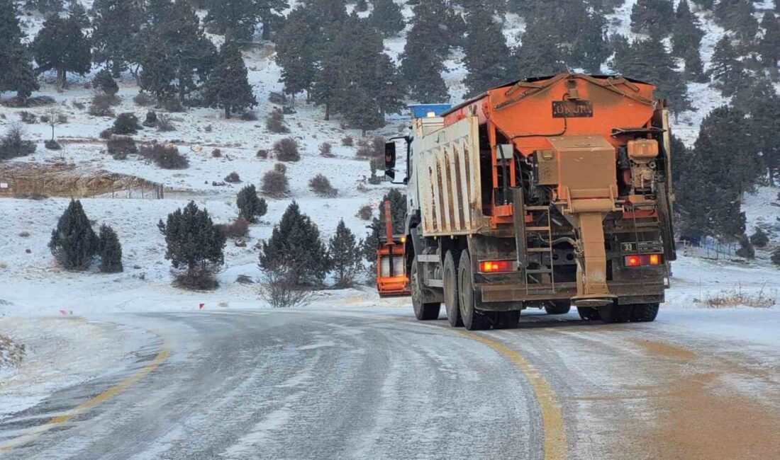Mersin Büyükşehir Belediyesi ekipleri, Mut ilçesinin yüksek kesimlerinde etkili olan