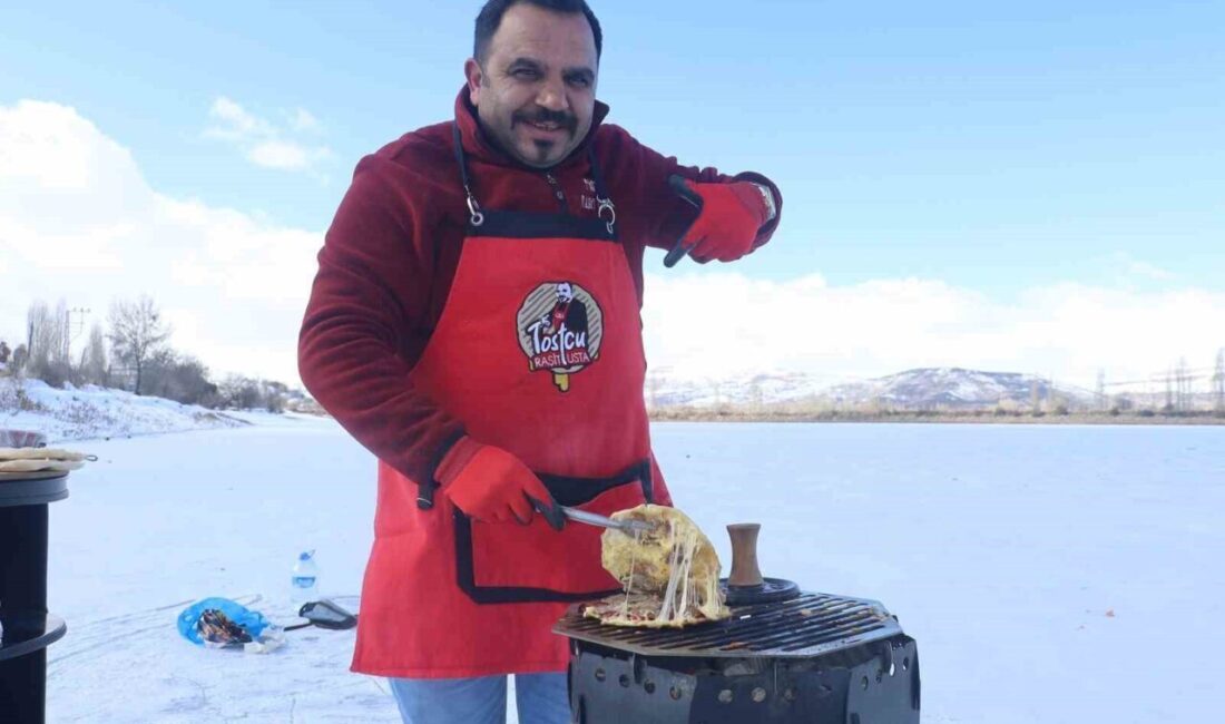 Çektiği videolar ile sosyal medyada adından söz ettiren tostçu Raşit