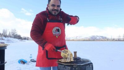 Çektiği videolar ile sosyal medyada adından söz ettiren tostçu Raşit