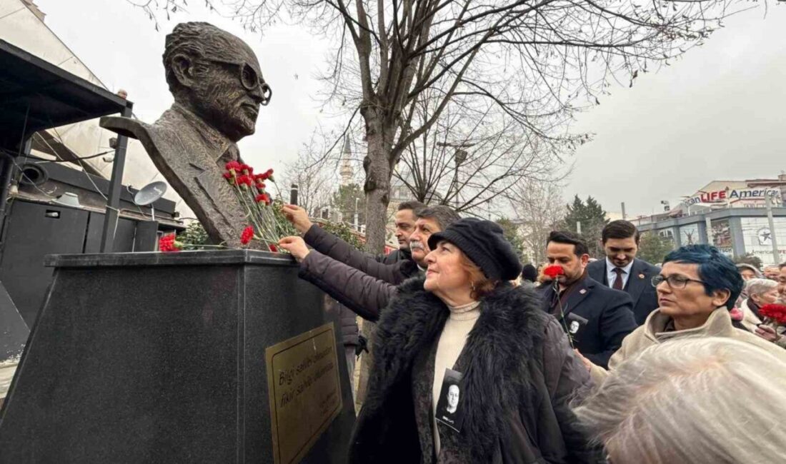 Araştırmacı gazeteci ve yazar Uğur Mumcu, Ankara’da düzenlenen suikastta yaşamını