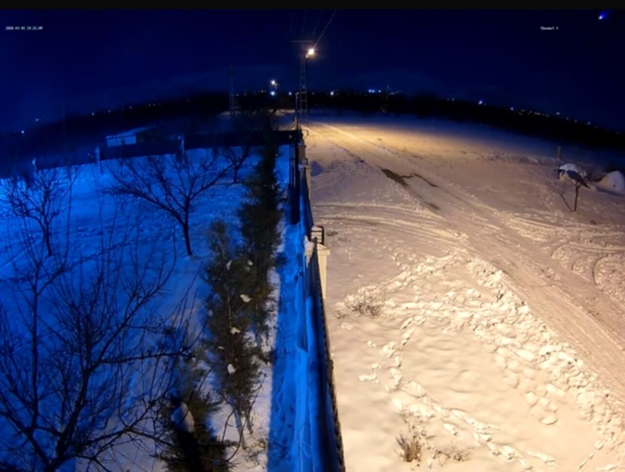 Malatya’nın Akçadağ ilçesinde atmosfere giren meteor, gökyüzünü aydınlattı. Meteorun tamamen