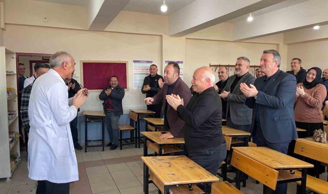 Tokat’ta 42 yıl boyunca yüzlerce öğrenci yetiştiren felsefe öğretmeni, Niksar