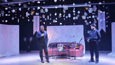 oğul, aynı sahneyi paylaşarak fikir ve dava adamı Necip Fazıl