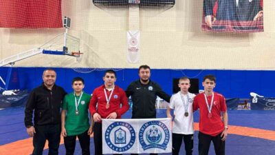 Yıldırımlı sporcular, U-17 Yıldızlar güreş grup şampiyonası’ndan 4 madalya ile