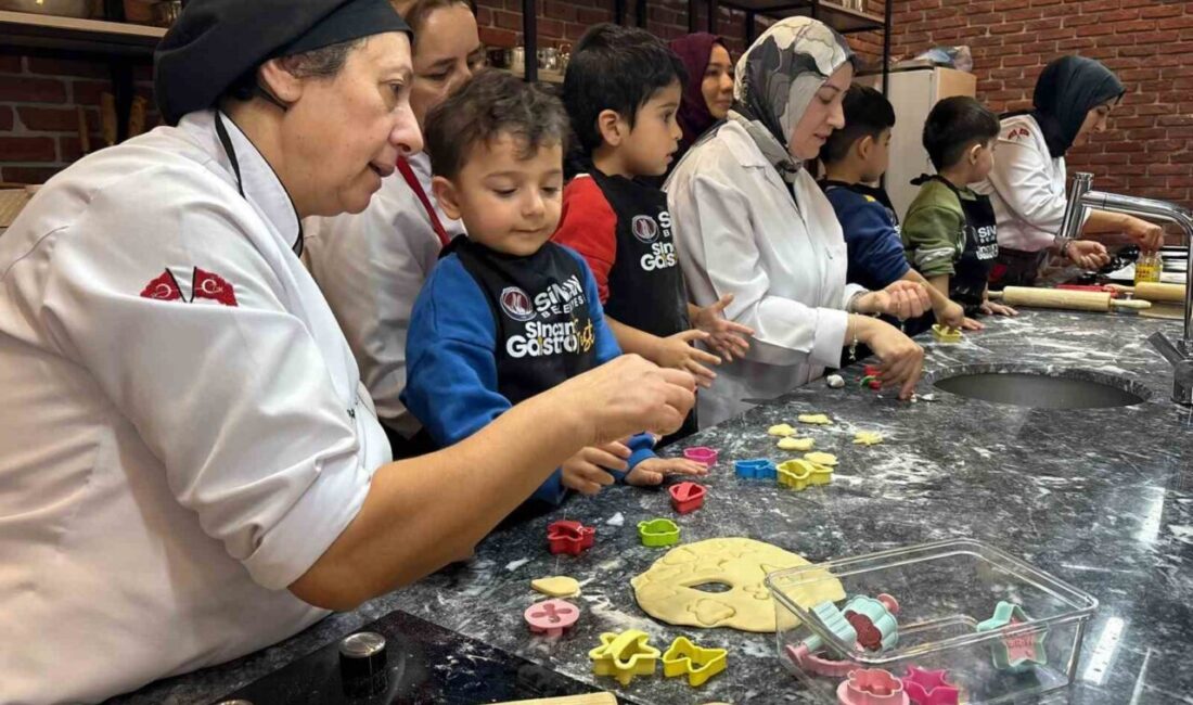 Sincan Belediyesi Gastro Sincan’ı ziyaret eden minik öğrenciler, usta şefler