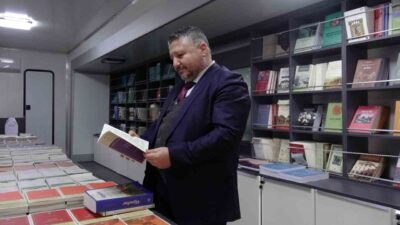 Türk Tarih Kurumu’nun mobil kitap mağazası Çankırı’da vatandaşlardan yoğun ilgi