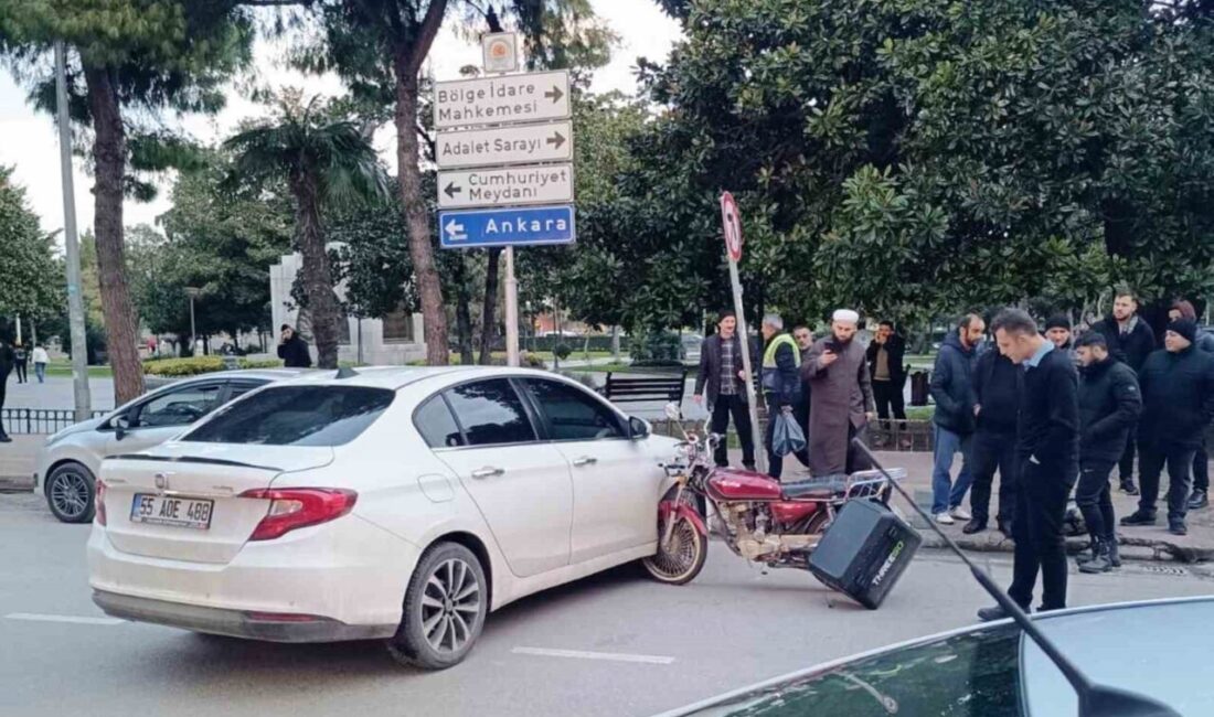 Samsun’da meydana gelen trafik kazasında motosiklet otomobile saplandı. Kaza, İlkadım