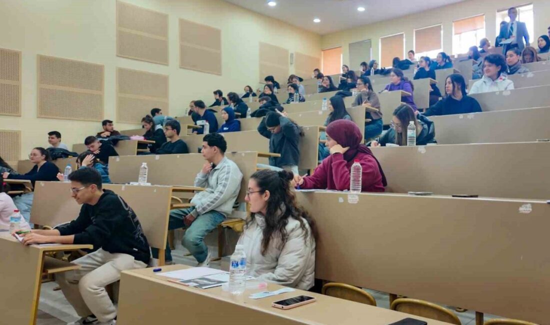 Manisa Büyükşehir Belediyesi, Milli Savunma Üniversitesi (MSÜ) sınavına hazırlanan öğrenciler