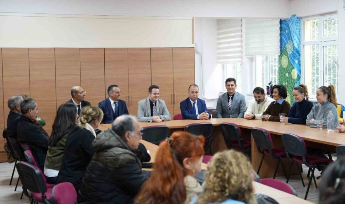 Muğla İl Milli Eğitim Müdürü Emre Çay, okul ziyaretleri kapsamında