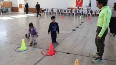 Muğla Büyükşehir Belediyesi’nin ara tatil kapsamında düzenlediği ücretsiz etkinliklerle çocuklar;