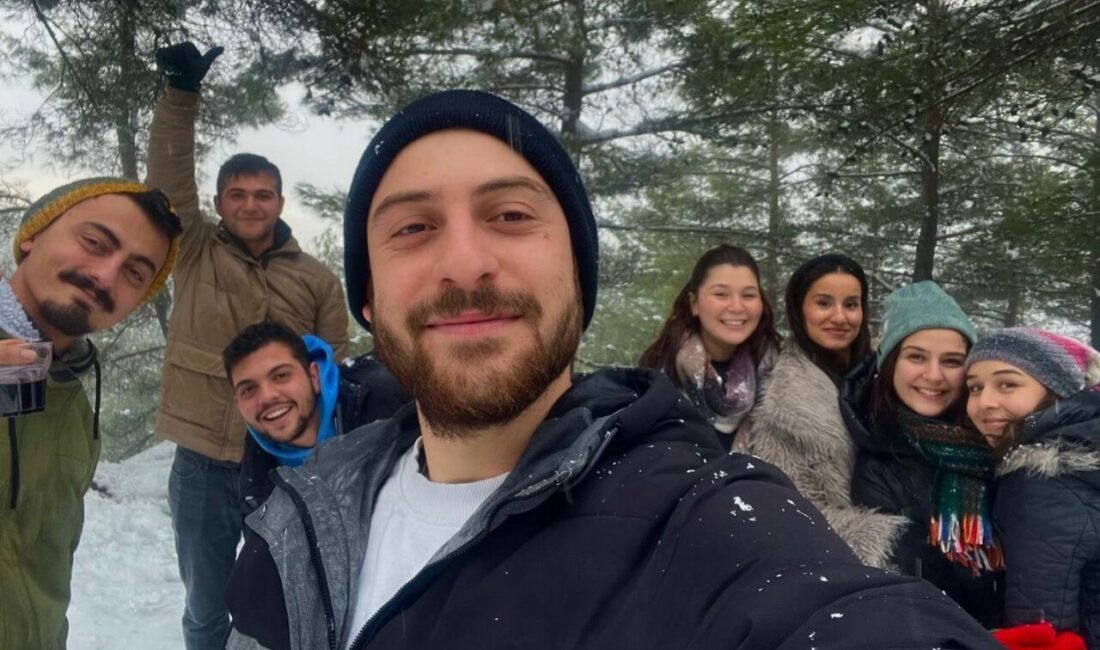 Muğla’nın yüksek kesimlerine yağan kar yağışını fırsata çeviren vatandaşlar doyasıya