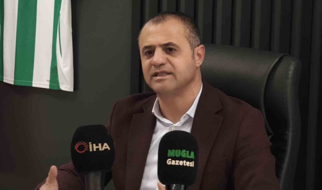 Muğlaspor Kulüp Başkanı Menaf Kıyanç, kulüp tesislerinde düzenlediği basın toplantısında