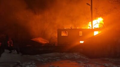 Karabük’ün Eflani ilçesinde çıkan yangında muhtara ait iki katlı ev