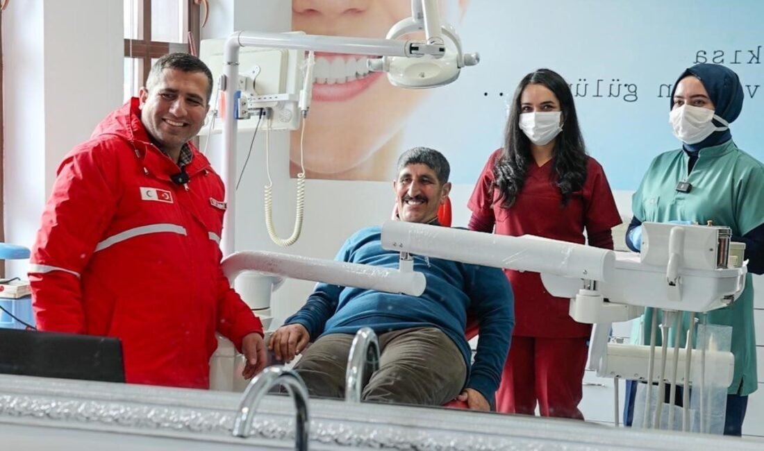 VAN (İHA) – Van’ın Muradiye ilçesinde Kızılay Şube Başkanı Selçuk