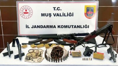 Muş’un Malazgirt ilçesinde jandarma ekiplerince düzenlenen operasyonda çok sayıda silah,