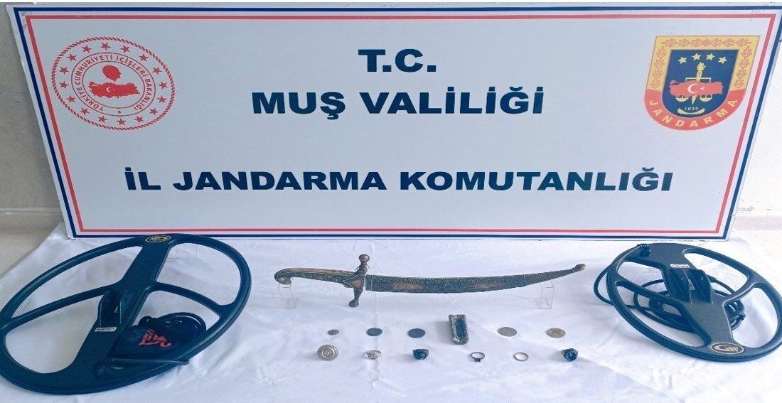 Muş’ta jandarma ekiplerince bir evde yapılan aramada Osmanlı dönemine ait