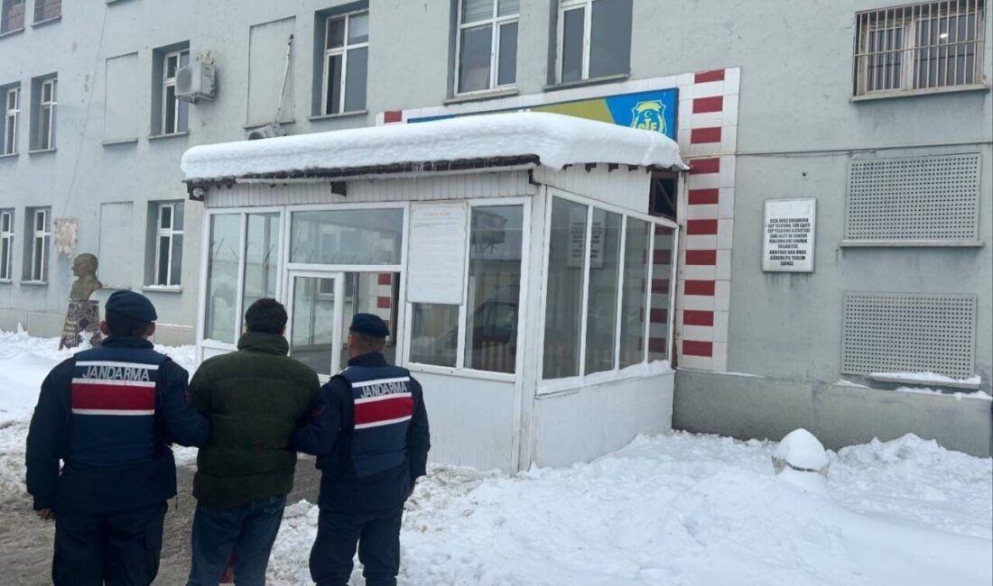 Muş’ta jandarma ekiplerince düzenlenen operasyonda, uyuşturucu ticareti suçundan hakkında kesinleşmiş