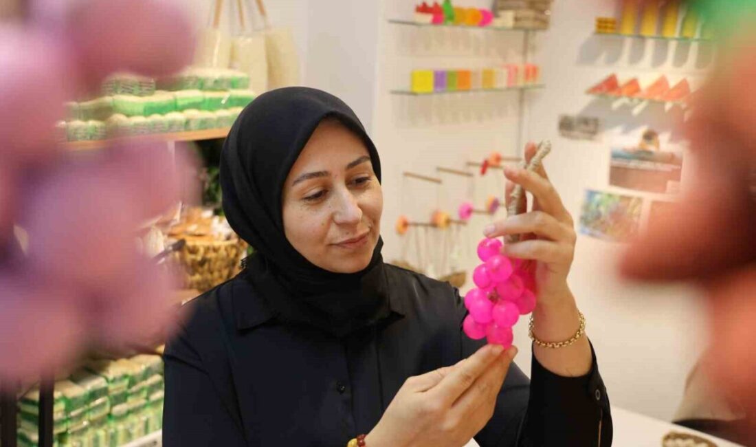 Elazığ’da evinin mutfağında başladığı doğal sabun üretimini dükkan açarak geliştiren