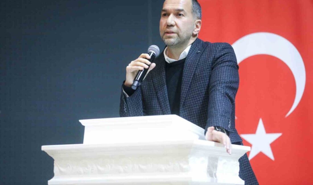 Niğde Belediye Başkanı Emrah Özdemir, belediye personeliyle bir araya gelerek